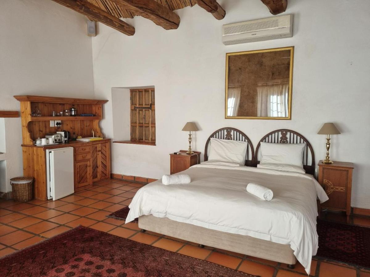 Appartamento Red Mountain Ridge Karoo Oasis And Guest Farm Buffelskloof Esterno foto